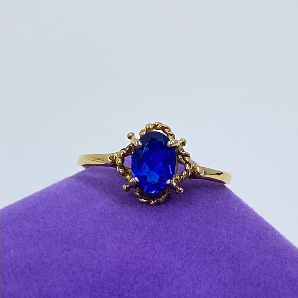 💛 Elegant Gold Filled Blue Gemstone Ring